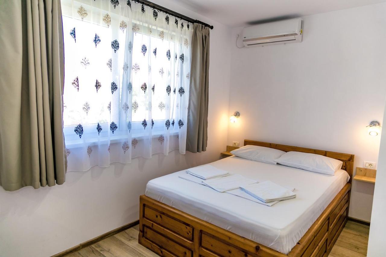 Hotel Casa Iordachescu Două Mai Exteriér fotografie